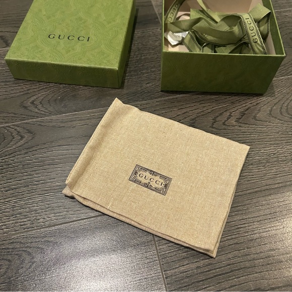 Gucci Dust Bag and Box - Picture 4 of 16